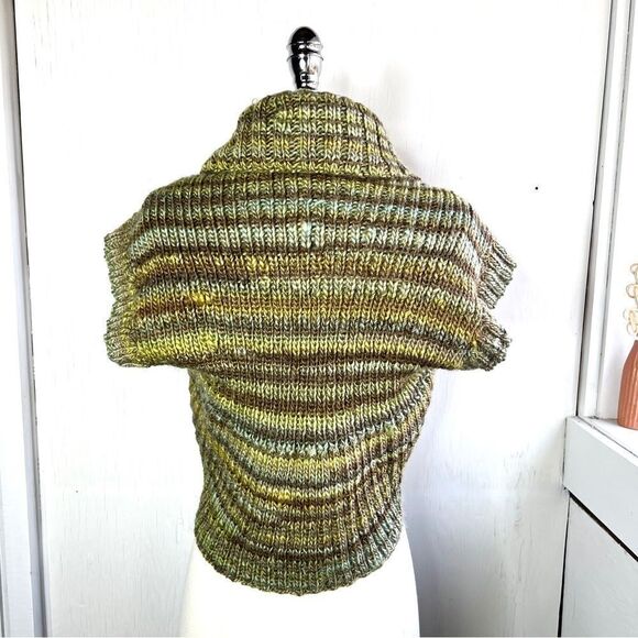 Handknit Yellow and Tan Cottagecore Shrug - Picture 4 of 6